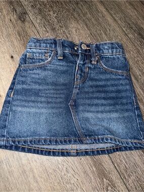 Old Navy Denim Skirt in Dark Blue with Contrast Stitching